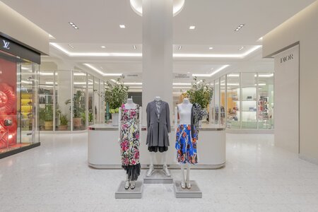 HOLT RENFREW:Ogilvy opens all 6 Retail Levels in Montreal