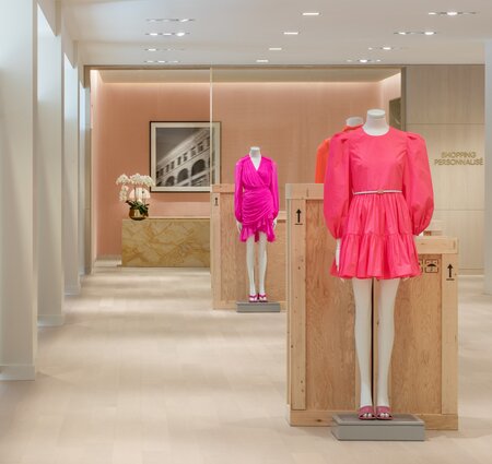 HOLT RENFREW:Ogilvy opens all 6 Retail Levels in Montreal