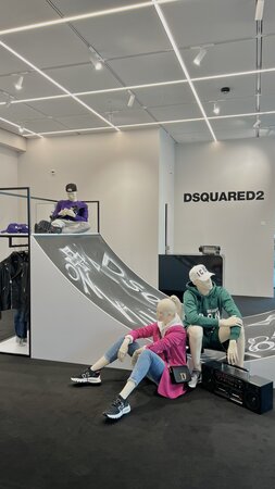 Globus Dsquared2 pop-up store