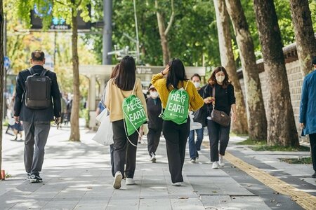 Lotte Department Store- Plogging Event Around Royal Palace