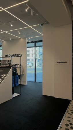 Globus Dsquared2 pop-up store